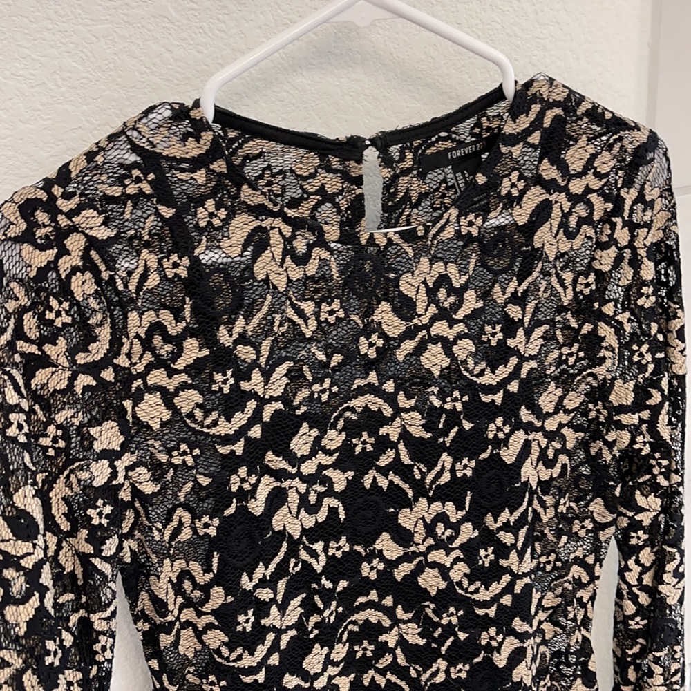FLORAL LACE DRESS - Picture 2 of 6
